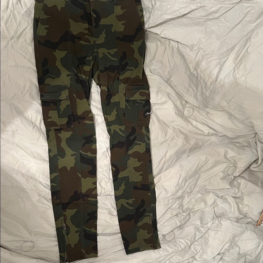 Alice + Olivia Green Camo pants